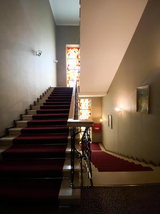 Hotel Empire Kutaisi Eksteriør bilde