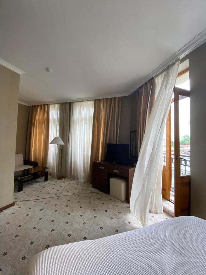 Hotel Empire Kutaisi Eksteriør bilde