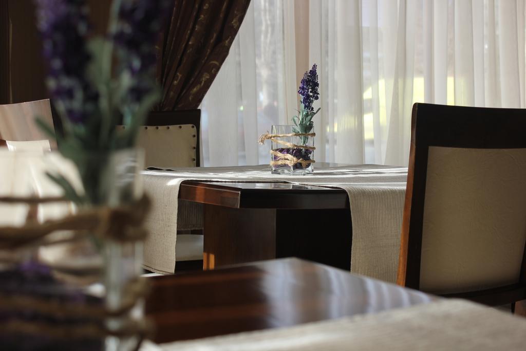 Hotel Empire Kutaisi Eksteriør bilde